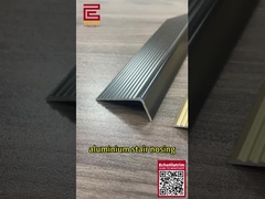 Décoratif de métal noir Escalier de nez Trim non glissante Vinyle Escalier de nez de moulage