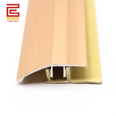 Bandes de transition pour le plancher d'entrée de porte extérieure avec planche de base pour le plancher réducteur
