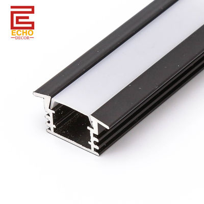 Profil LED en aluminium flexible en forme de U Profil LED en bande noire pour la décoration du logement