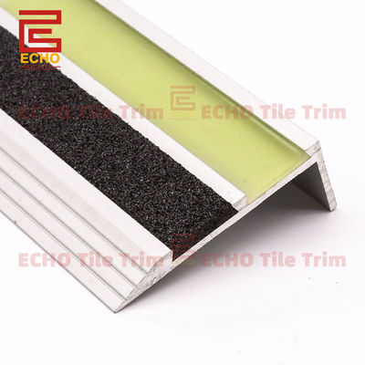 Garniture de nez de marche en aluminium en forme de L Luminescence